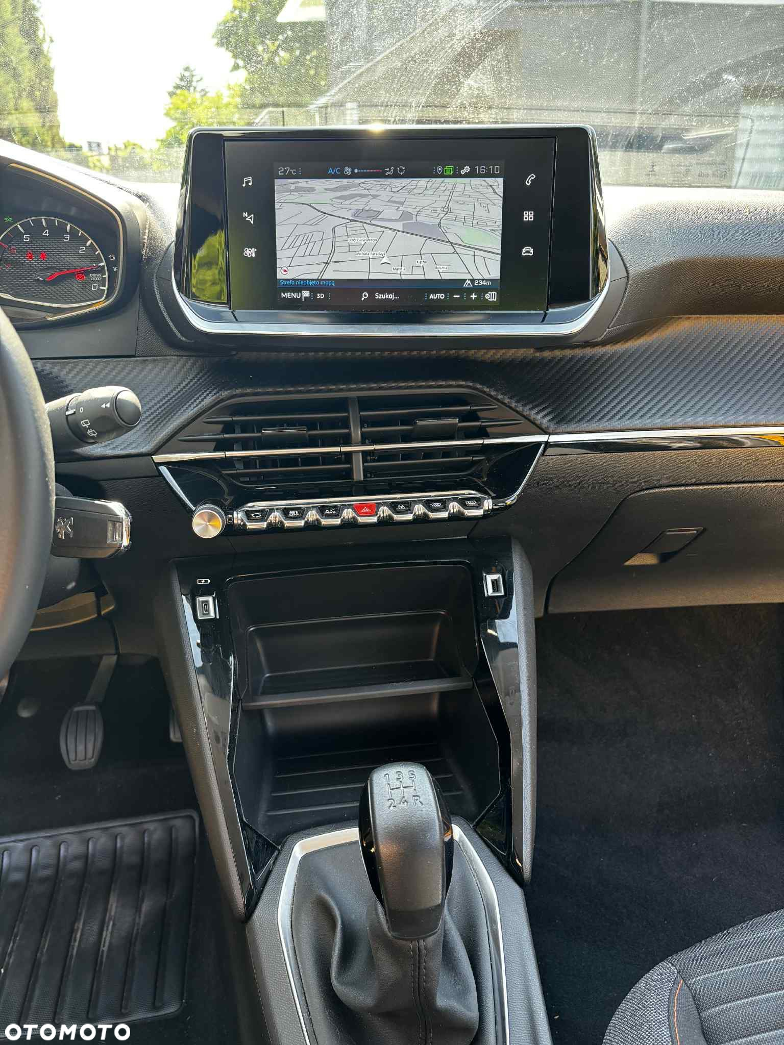 Peugeot 208 - 6