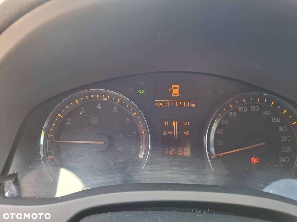 Toyota Avensis 1.8 Active - 9
