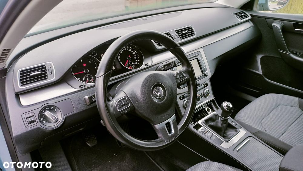 Volkswagen Passat 1.6 TDI BlueMotion - 16