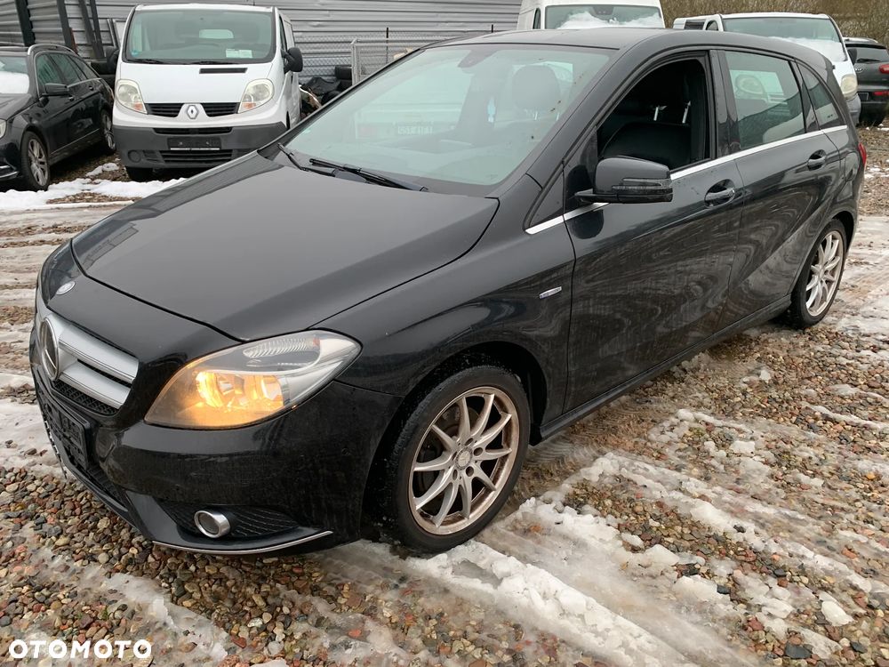 Mercedes-Benz Klasa B 180 UrbanStyle Edition - 1