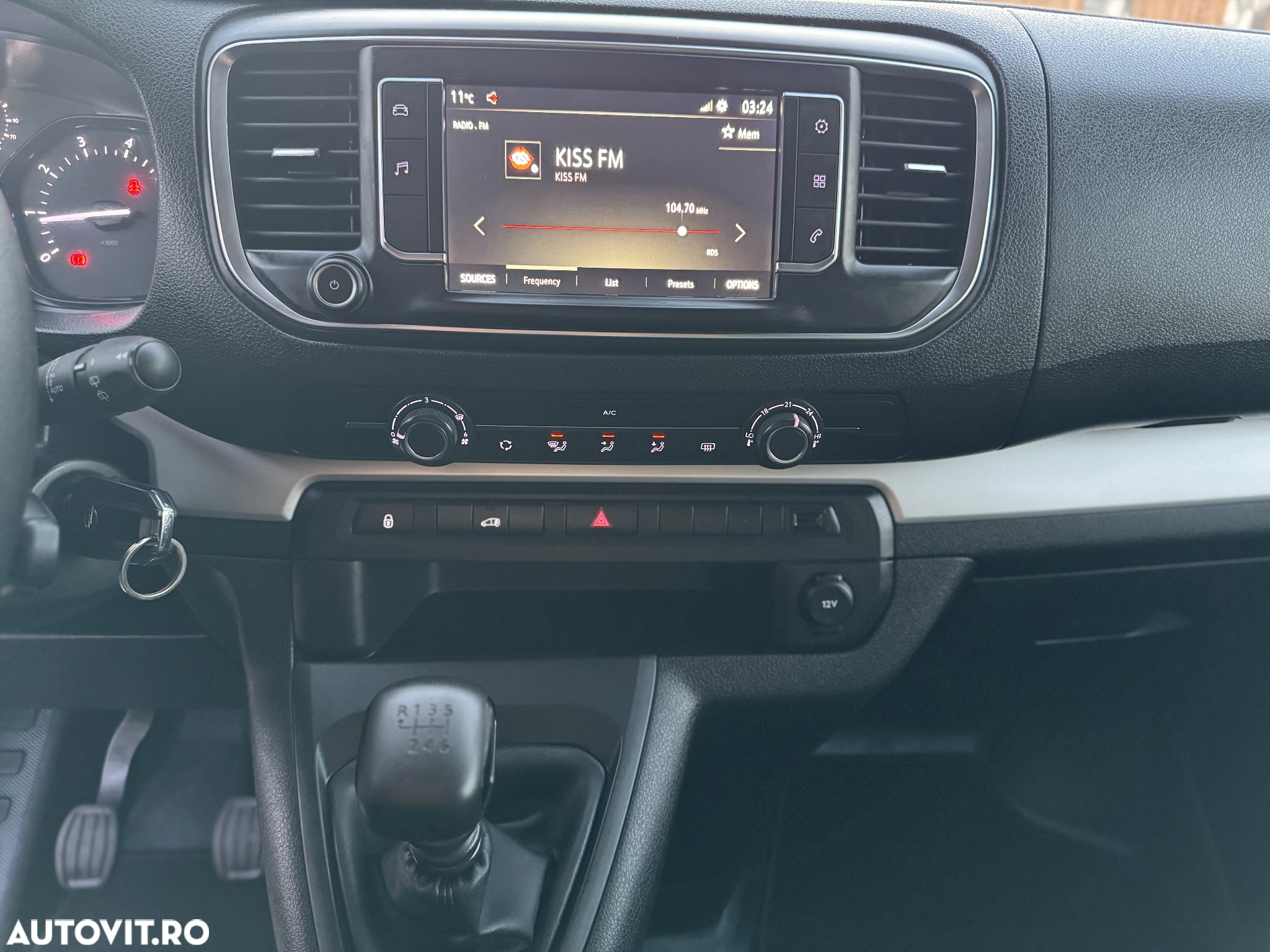 Opel Vivaro - 10