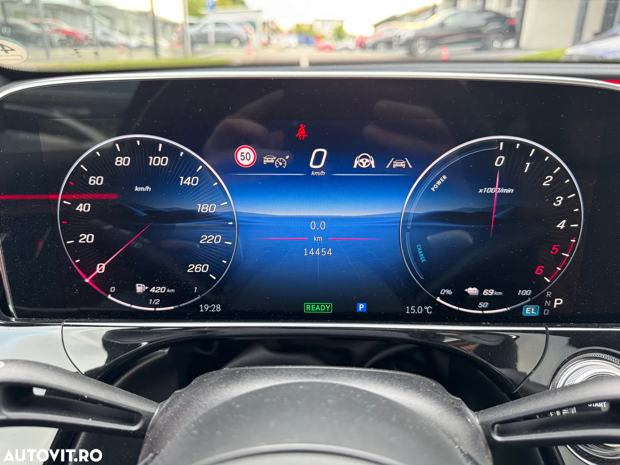 Mercedes-Benz E 300 Hybrid de All-Terrain 4MATIC Aut. - 36