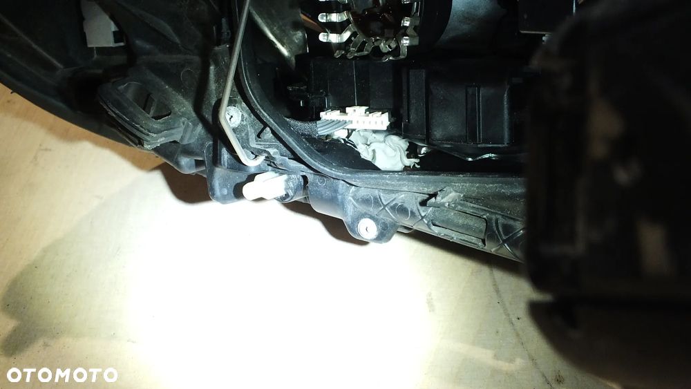 Bi xenon lewy Volvo XC60 - 9