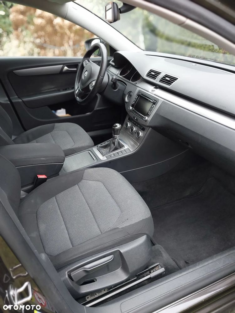 Volkswagen Passat 2.0 TDI Comfortline - 11