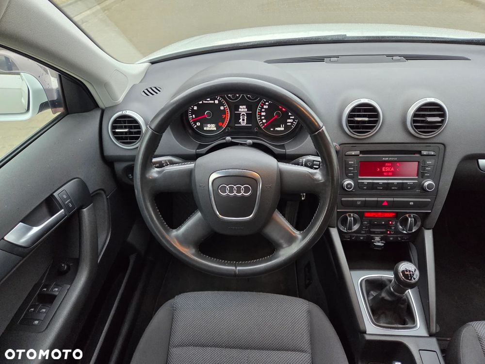 Audi A3 Sportback 1.6 Attraction - 12