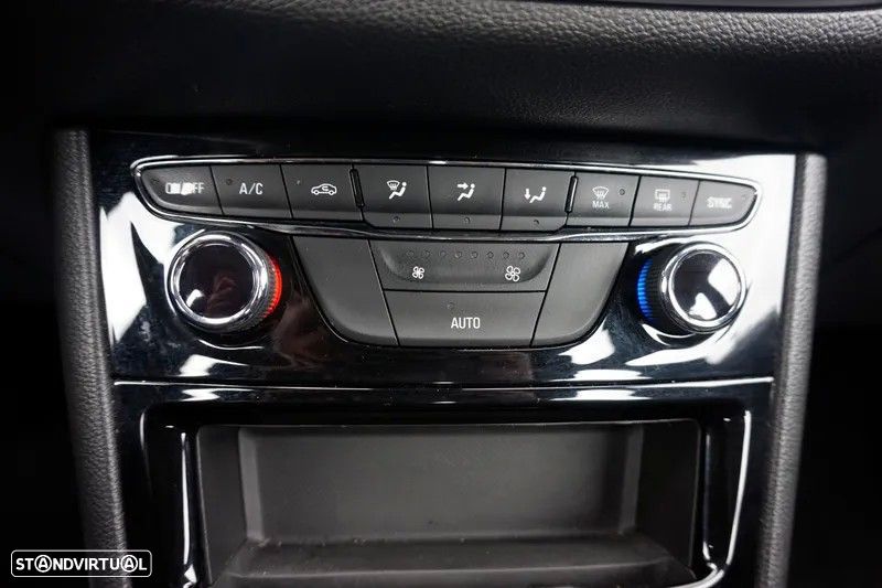 Opel Astra 1.2 Turbo Elegance - 27