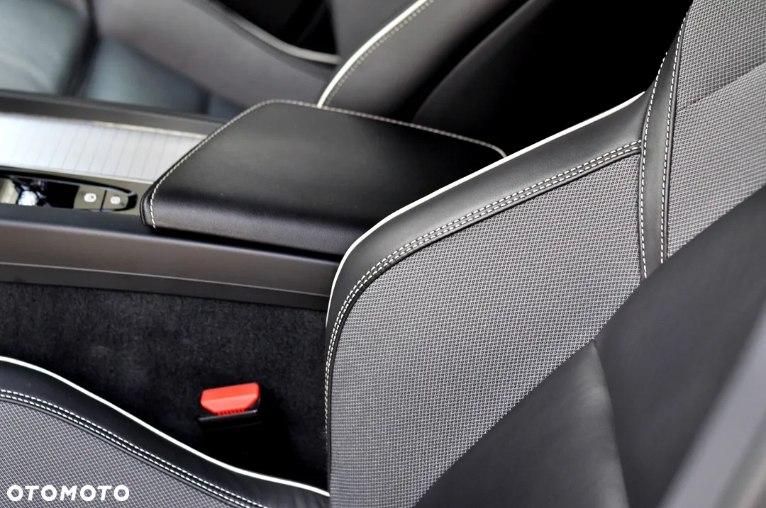Volvo S60 T5 AWD R-Design - 17