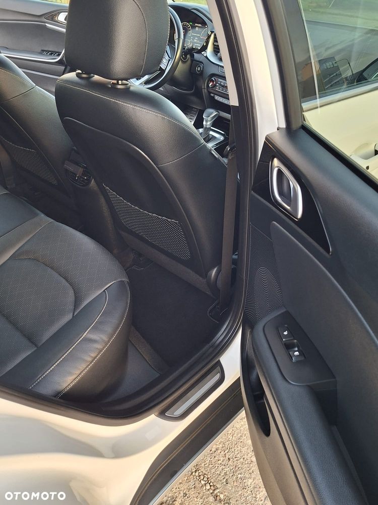 Kia XCeed 1.4 T-GDI L Business Line DCT - 11
