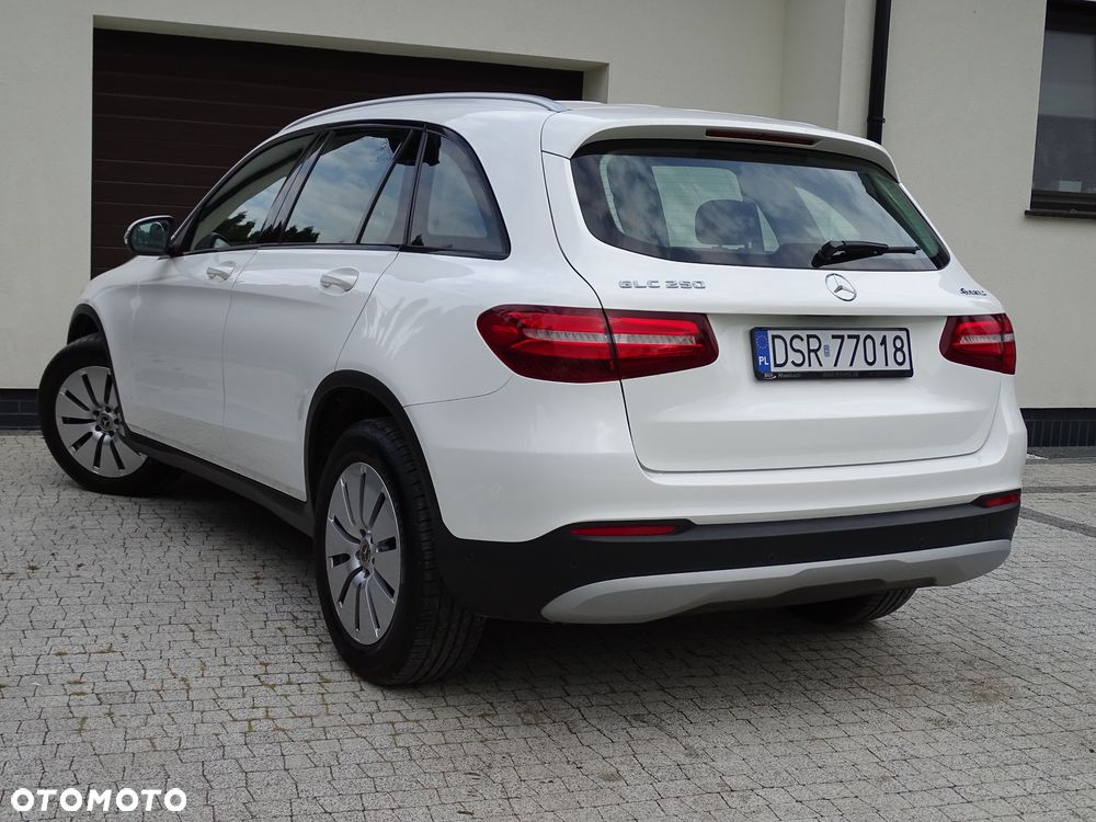 Mercedes-Benz GLC 250 4Matic 9G-TRONIC - 10