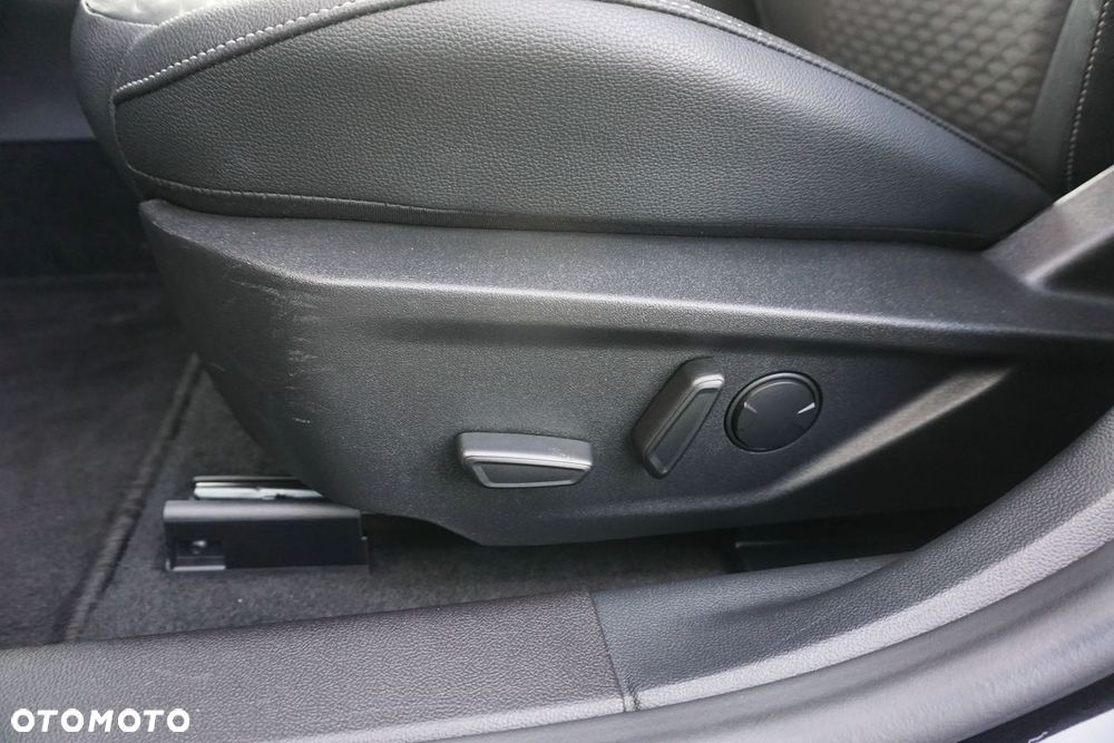 Ford Focus 1.5 EcoBlue Start-Stopp-System TITANIUM - 17