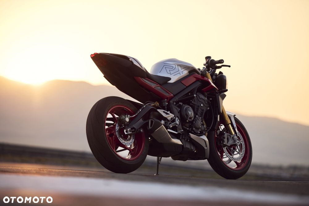 Triumph Street Triple - 10