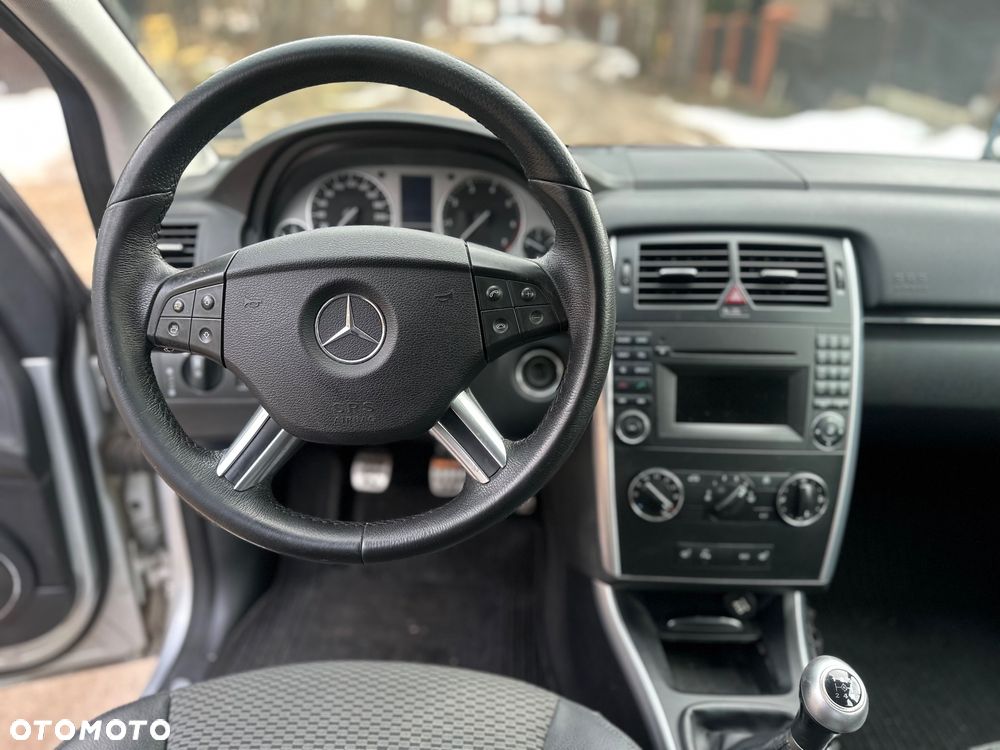 Mercedes-Benz Klasa B 160 BlueEFFICIENCY SPORT EDITION - 11