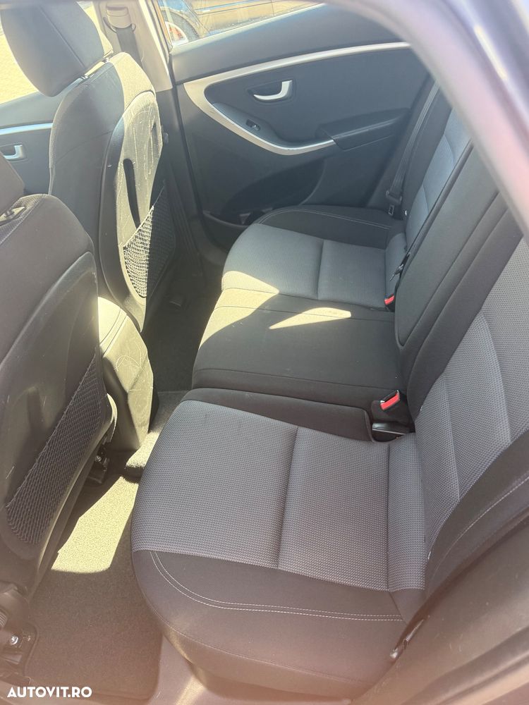 Hyundai i30 ver-1-6-crdi-automatik-comfort - 10