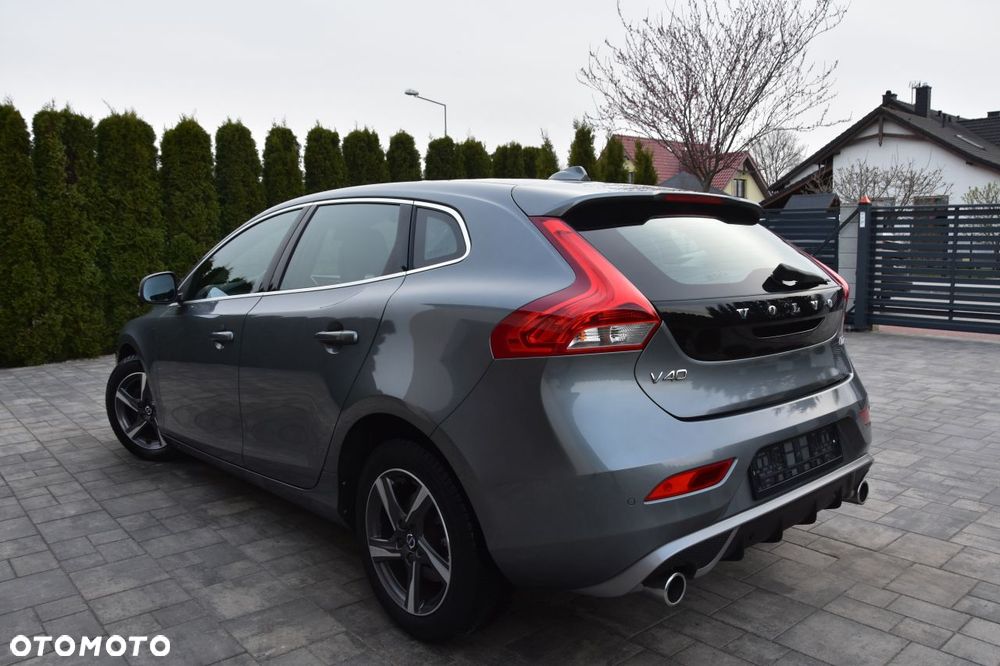 Volvo V40 D2 Drive-E R-Design Momentum - 2
