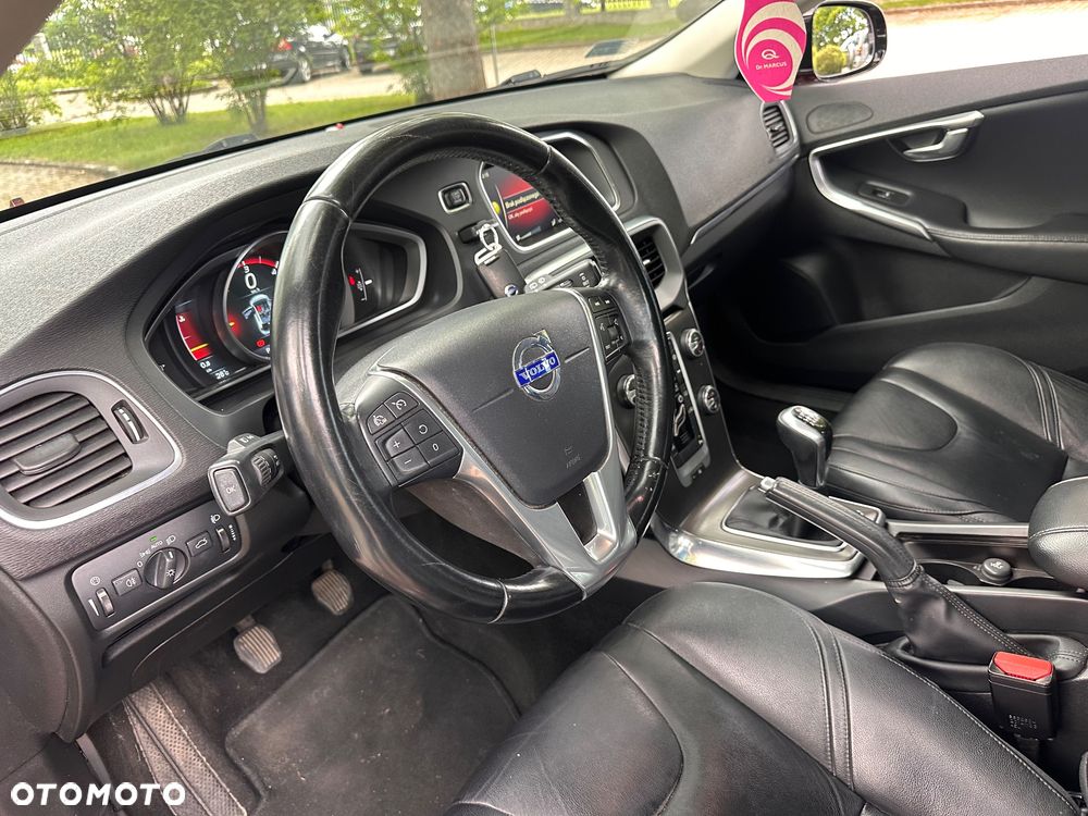 Volvo V40 D4 Inscription - 11