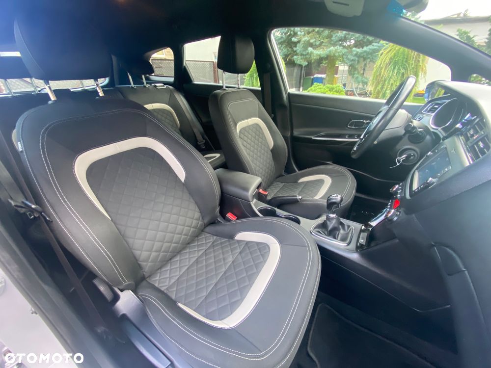 Kia Ceed 1.6 CRDi GT Line - 31