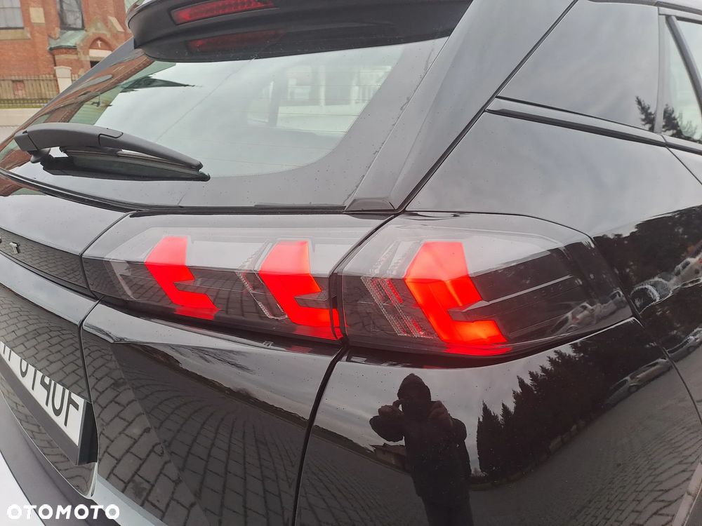 Peugeot 2008 PureTech 130 EAT8 Allure - 6