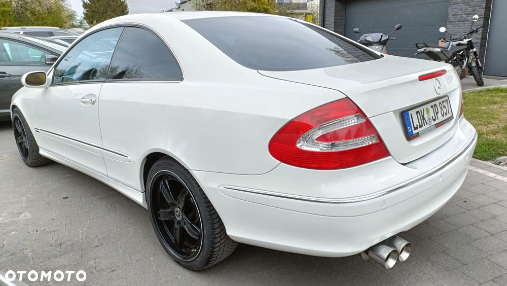 Mercedes-Benz CLK - 9