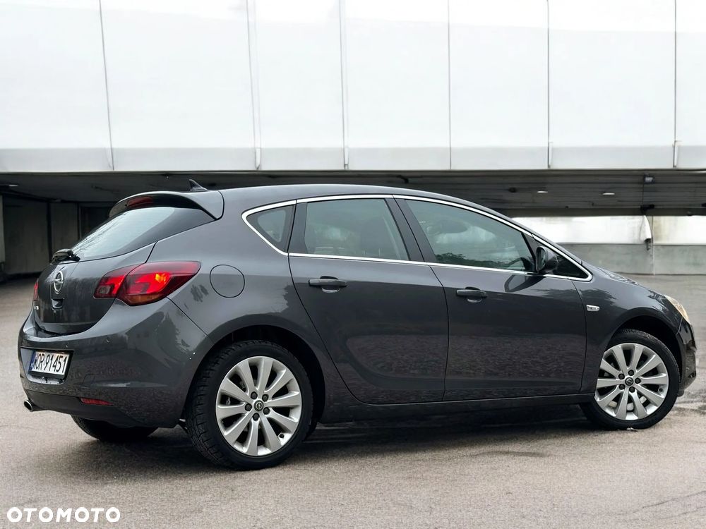 Opel Astra 1.4 T Cosmo - 18