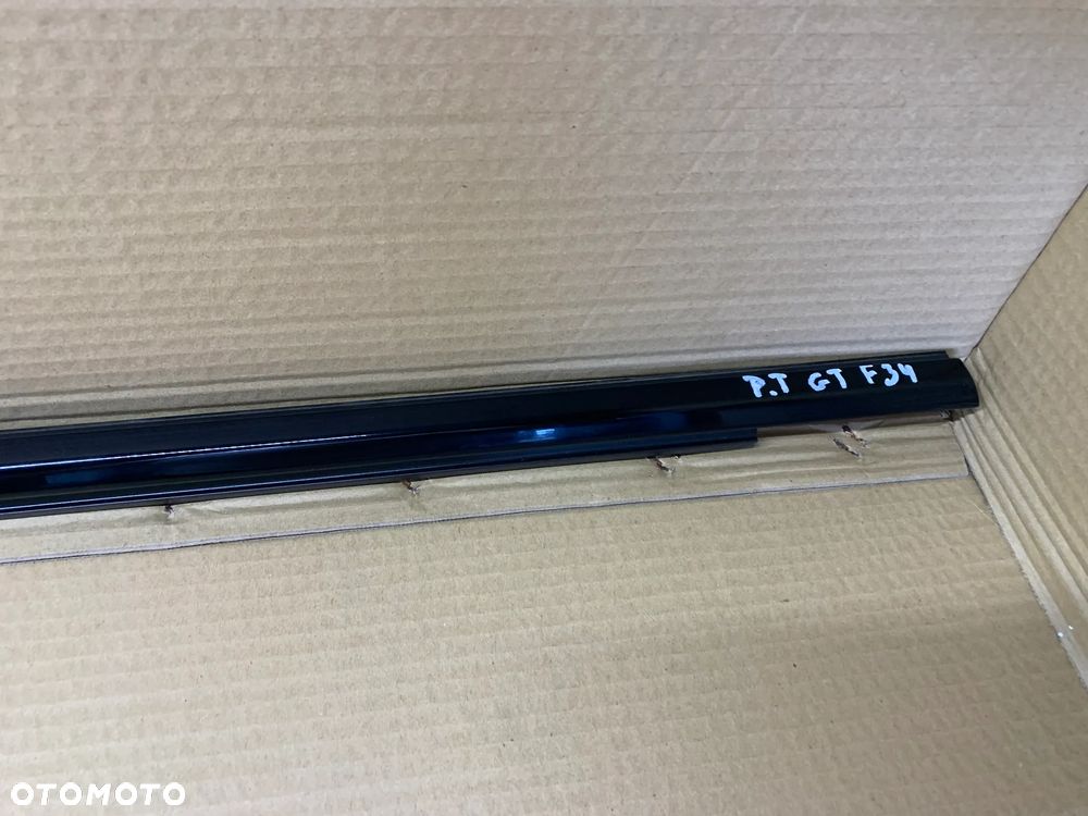 Listwa zgarniająca drzwi prawy tył BMW 3 GT F34 - 3