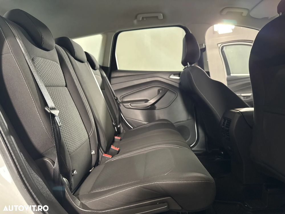 Ford Kuga - 13
