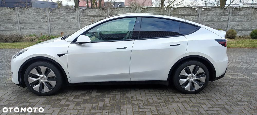 Tesla Model Y Long Range Dual Motor AWD - 4