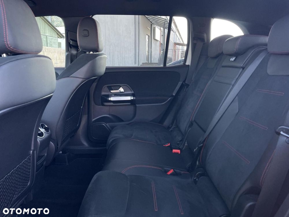 Mercedes-Benz GLB - 26