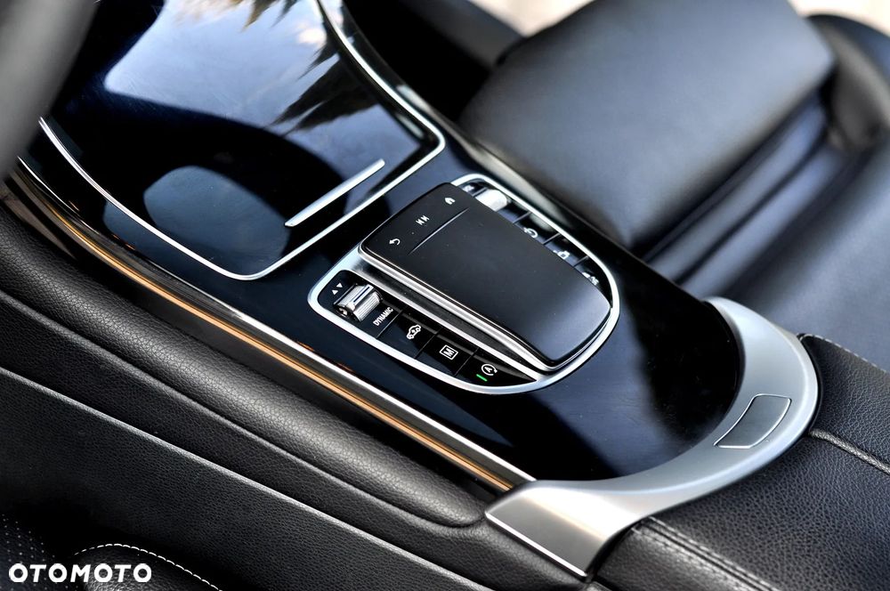 Mercedes-Benz GLC 220 d 4Matic 9G-TRONIC AMG Line Advanced - 34