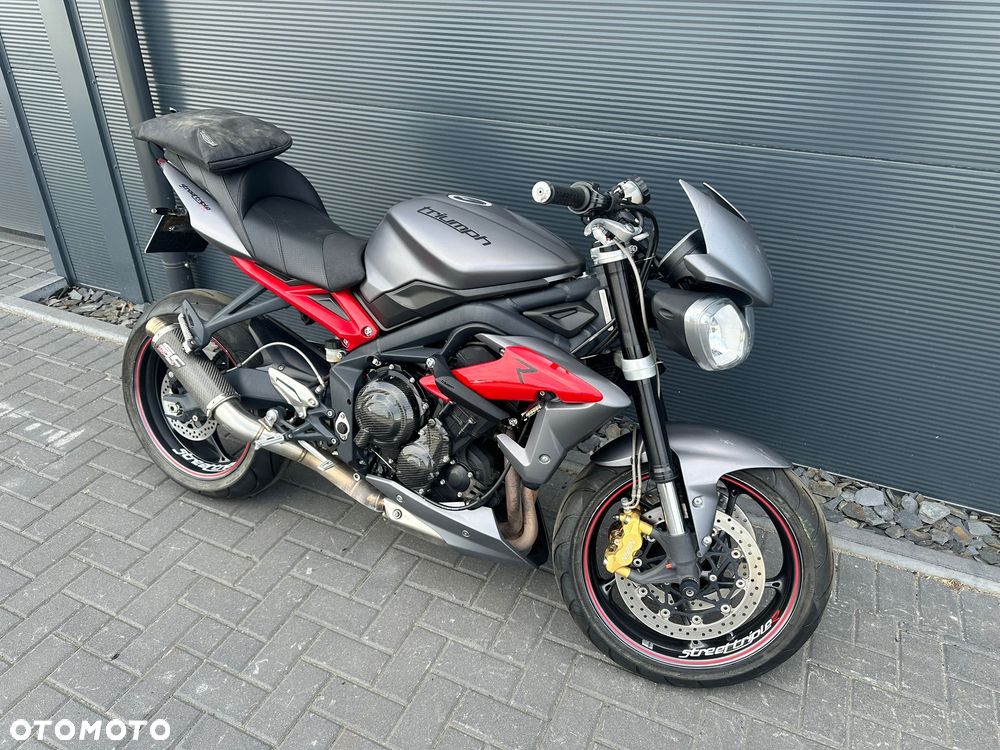 Triumph Street Triple - 1