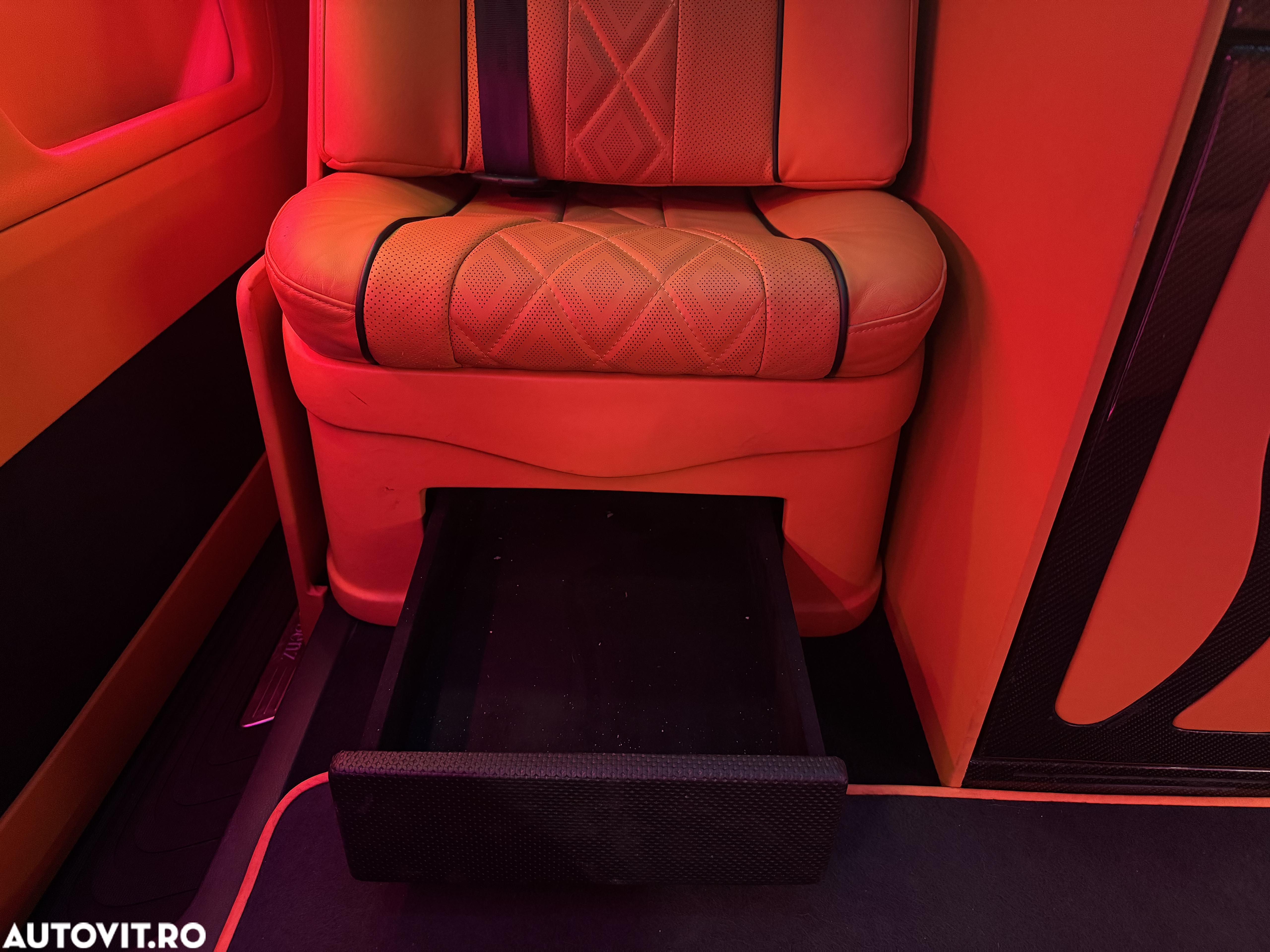Mercedes-Benz V 300 d Combi Lung 237 CP RWD 9AT EXCLUSIVE - 25