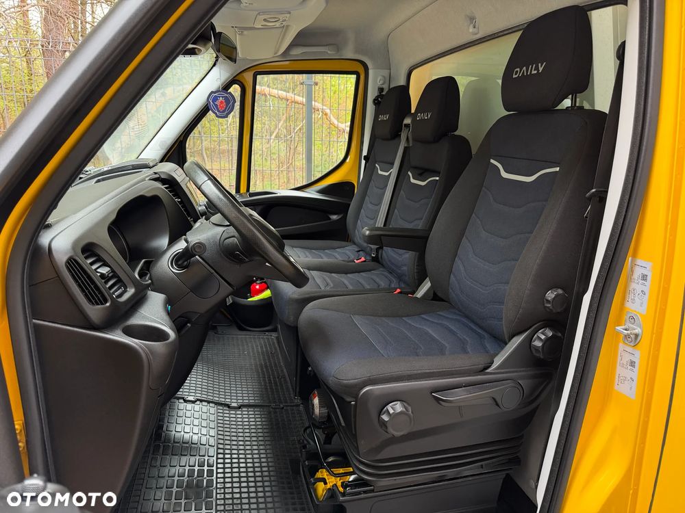 Iveco 35S16 3.0l Chłodnia 8 Palet / Agregat Carrier Viento / Izoterma RomCar / Unikatowy stan / Nowe opony / Serwisowany w aso / FV23% - 27