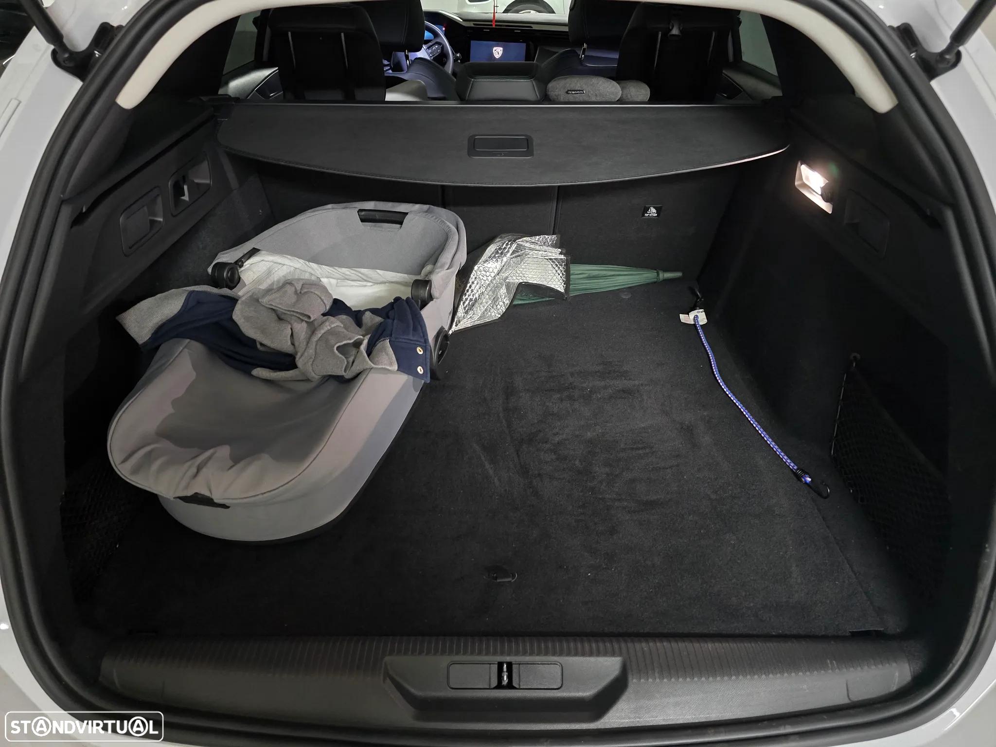 Peugeot 308 SW 1.6 Hybrid Allure Pack e-EAT8 - 29
