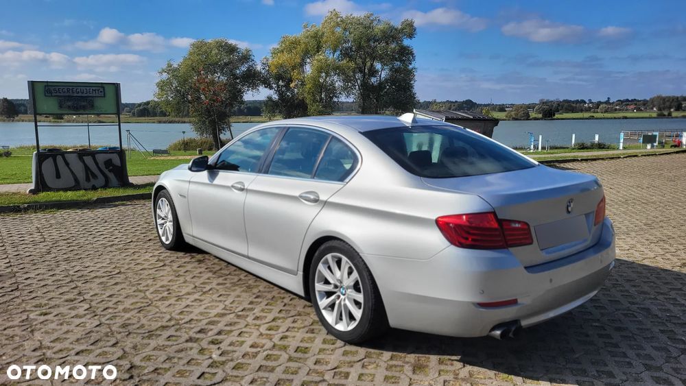 BMW Seria 5 525d xDrive - 6