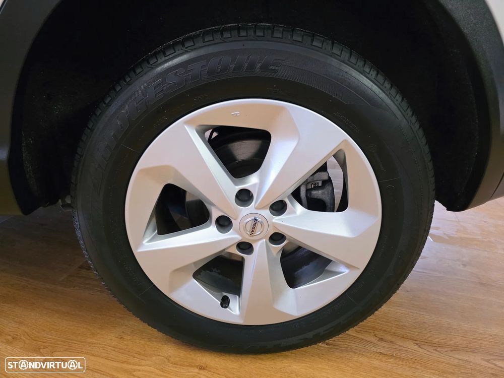 Nissan Qashqai 1.5 dCi N-Connecta - 26