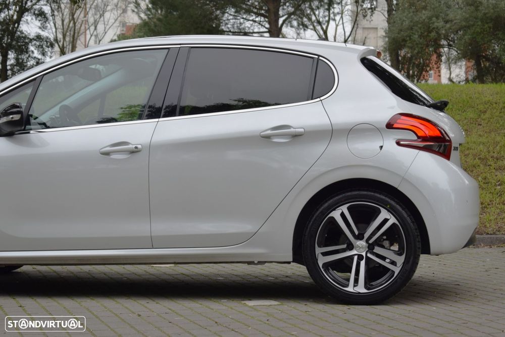 Peugeot 208 1.2 PureTech GT Line - 14