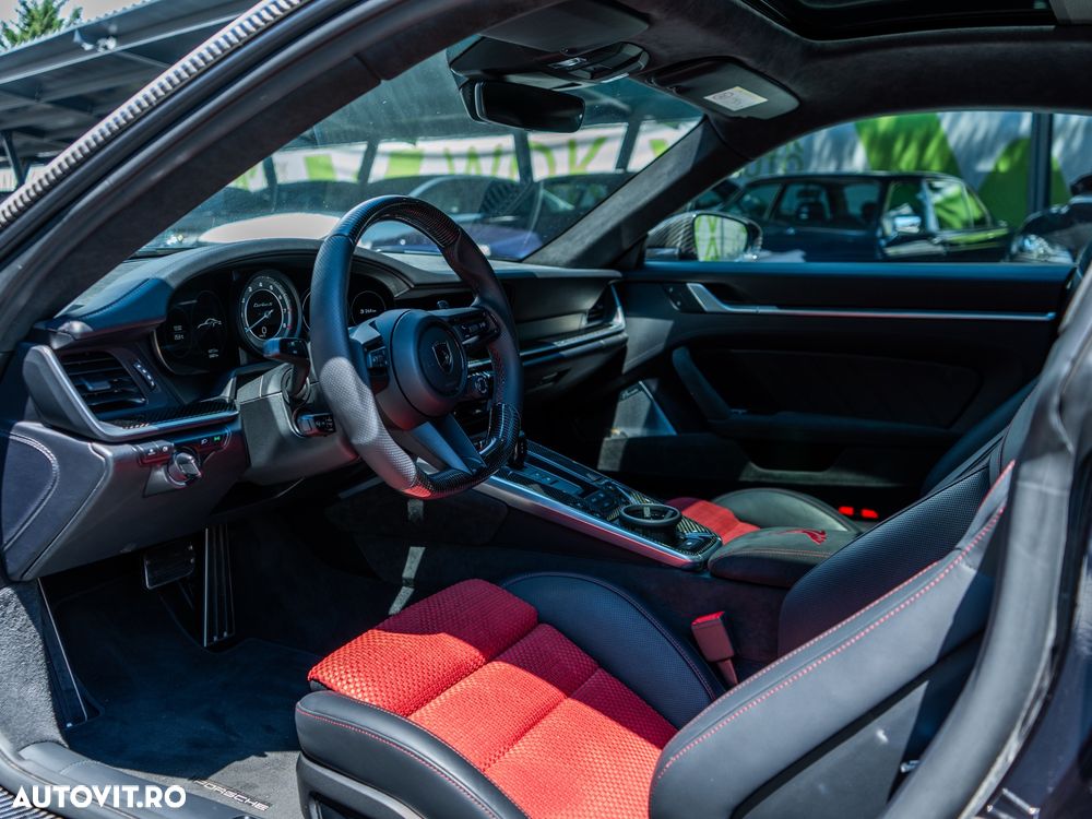 Porsche 911 911Turbo S - 25