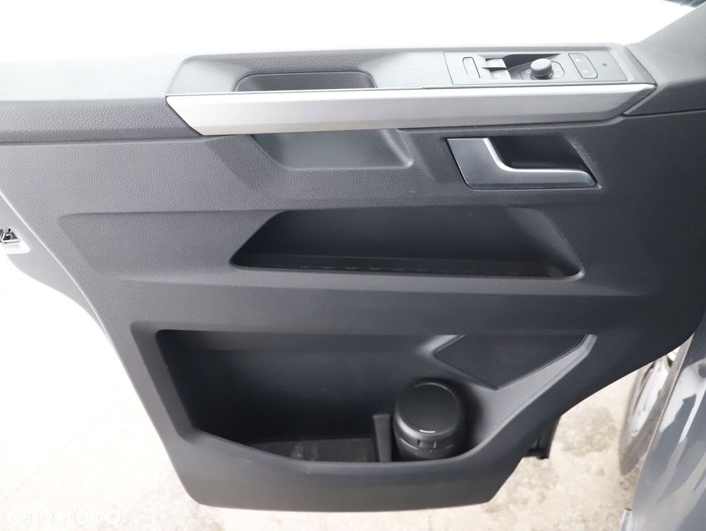 Volkswagen California - 24