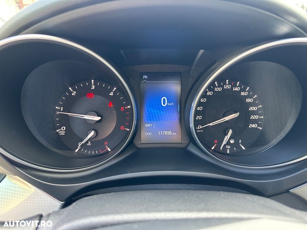 Toyota Avensis 2.0 D-4D Executive - 8