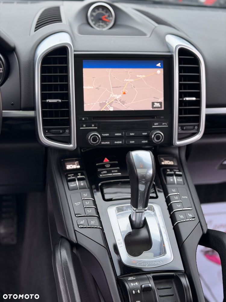 Porsche Cayenne Platinum Edition - 23