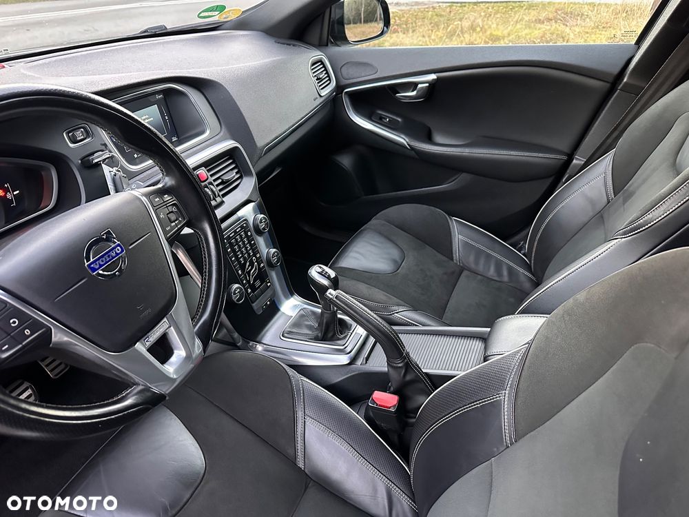 Volvo V40 D4 Drive-E R-Design Momentum - 15