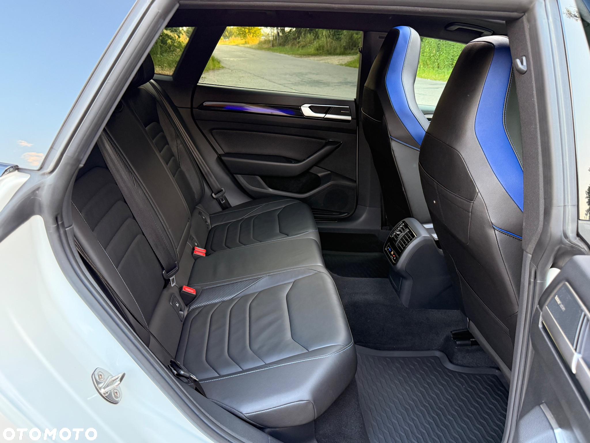 Volkswagen Arteon 2.0 TSI 4Motion R DSG - 25