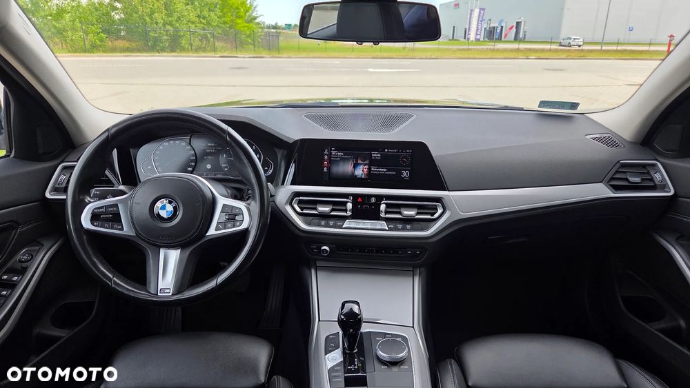 BMW Seria 3 330i - 16