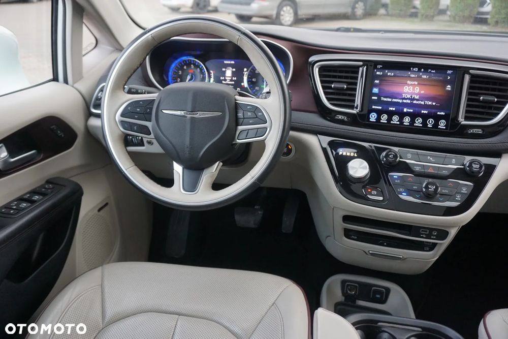 Chrysler Pacifica - 20