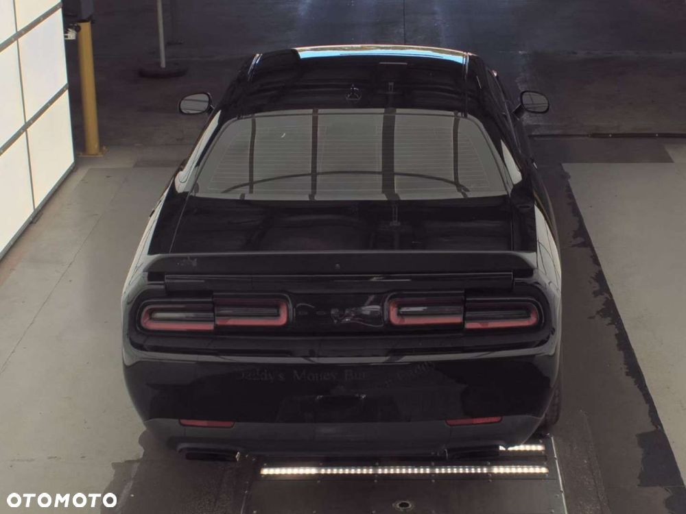 Dodge Challenger - 6