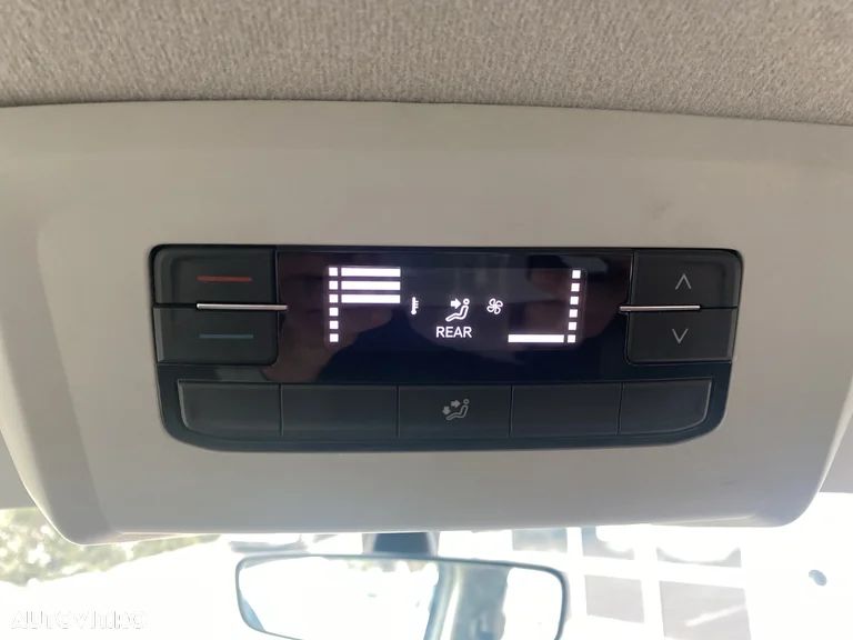 Volkswagen Multivan - 26