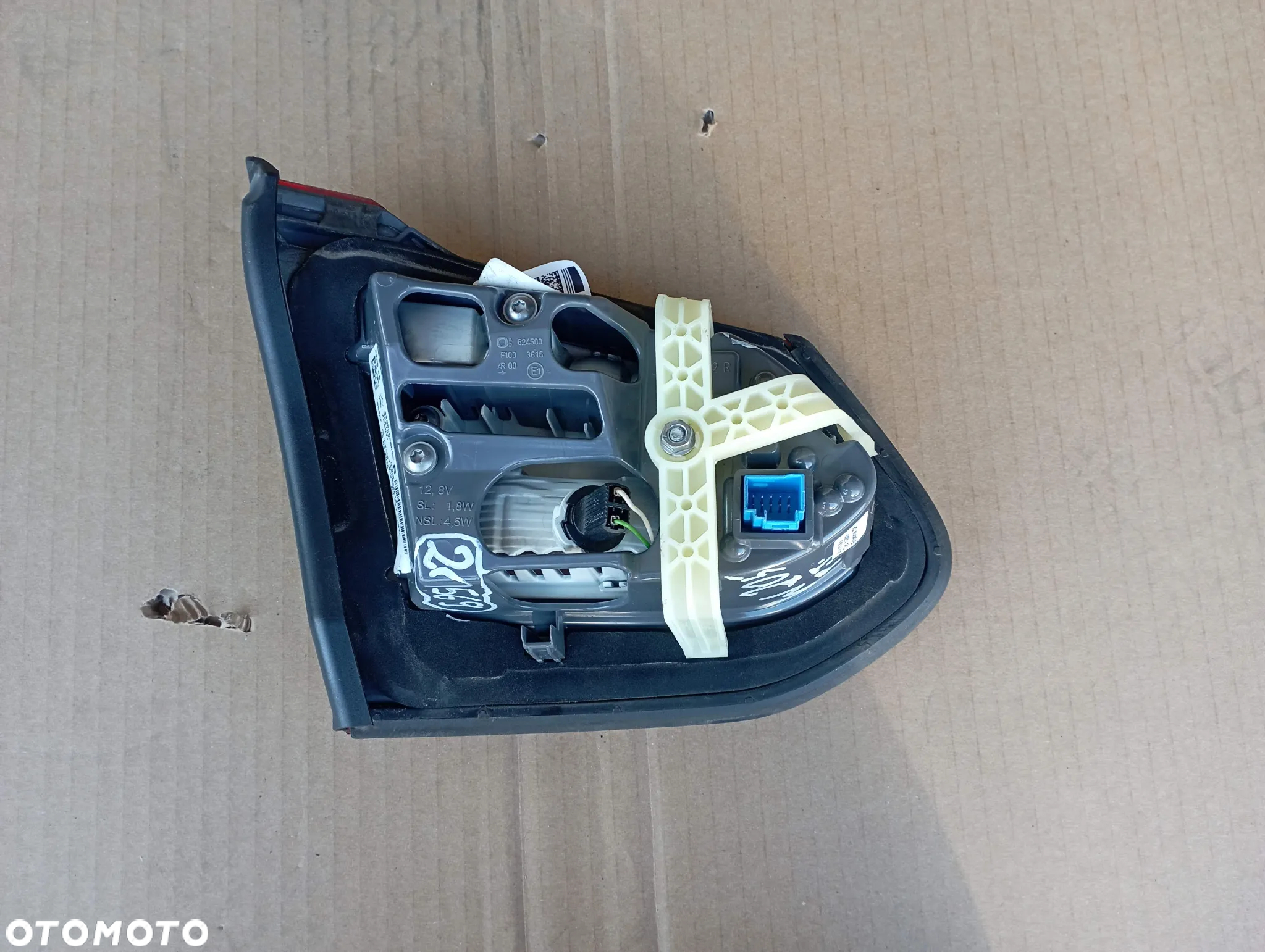 MERCEDES W205 C KLASA LAMPA PRAWA TYŁ TYLNA W KLAPĘ - 2