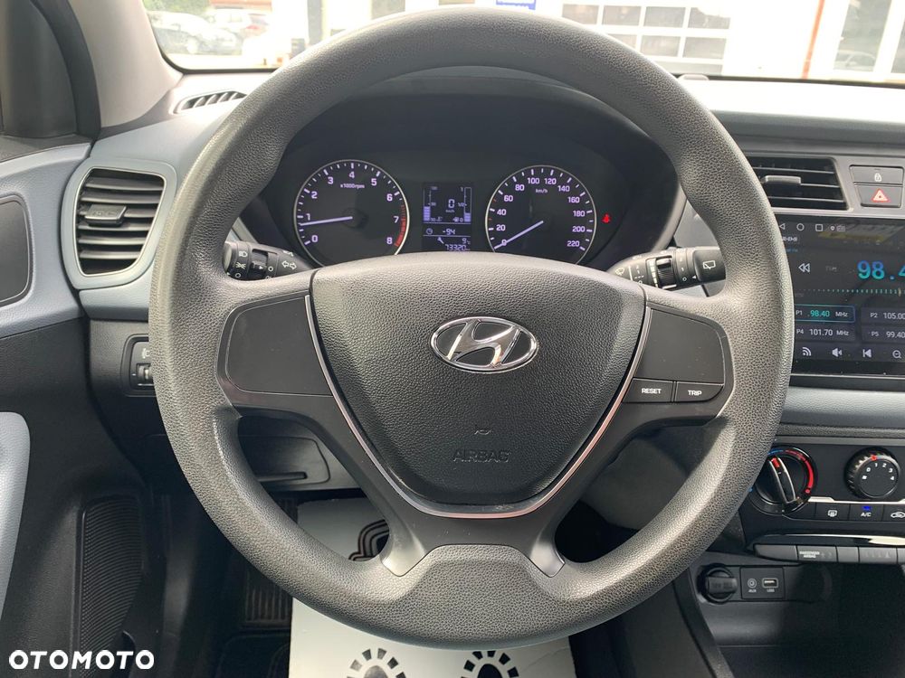 Hyundai i20 - 20