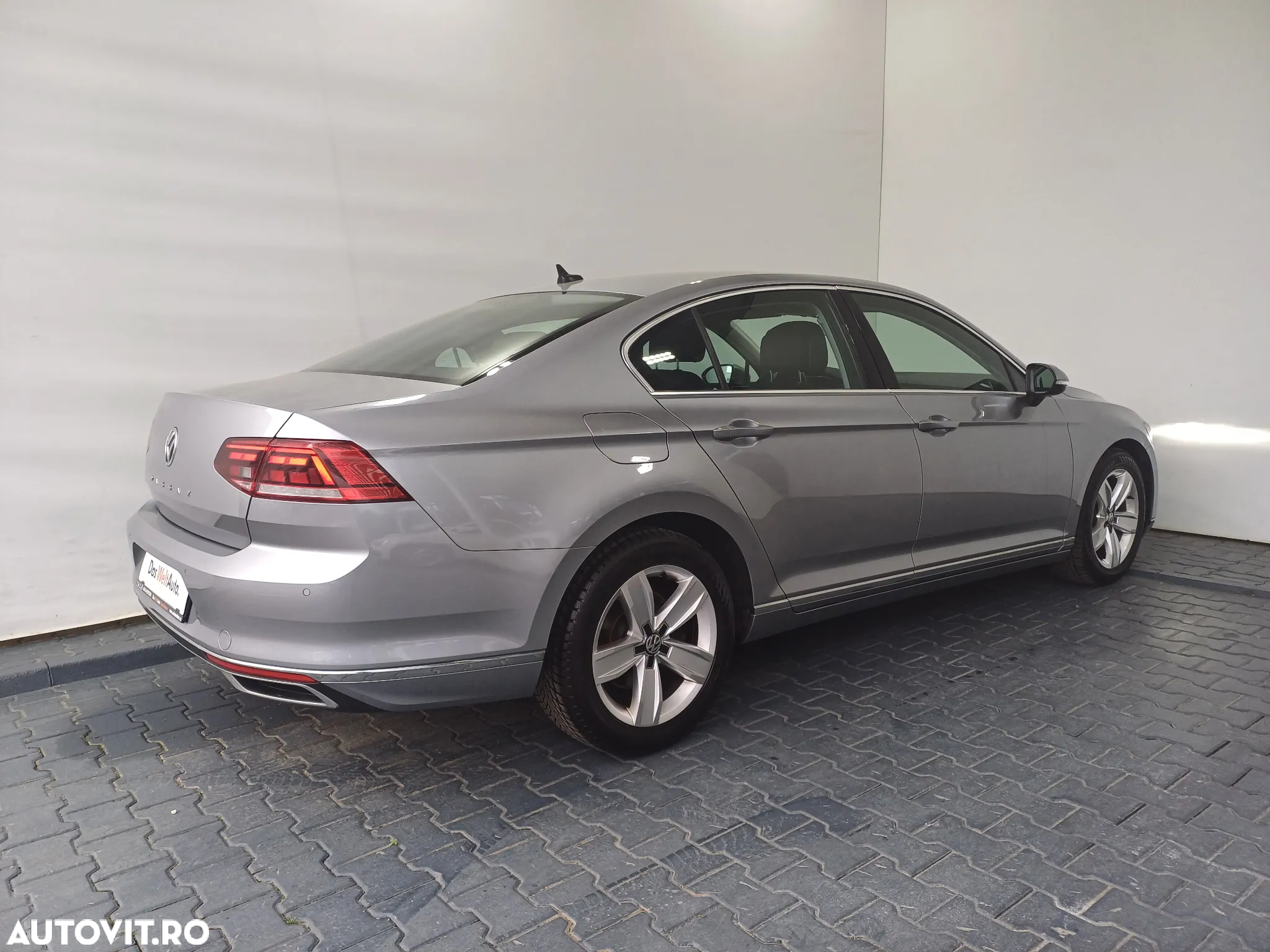 Volkswagen Passat 2.0 TDI DSG Highline - 33