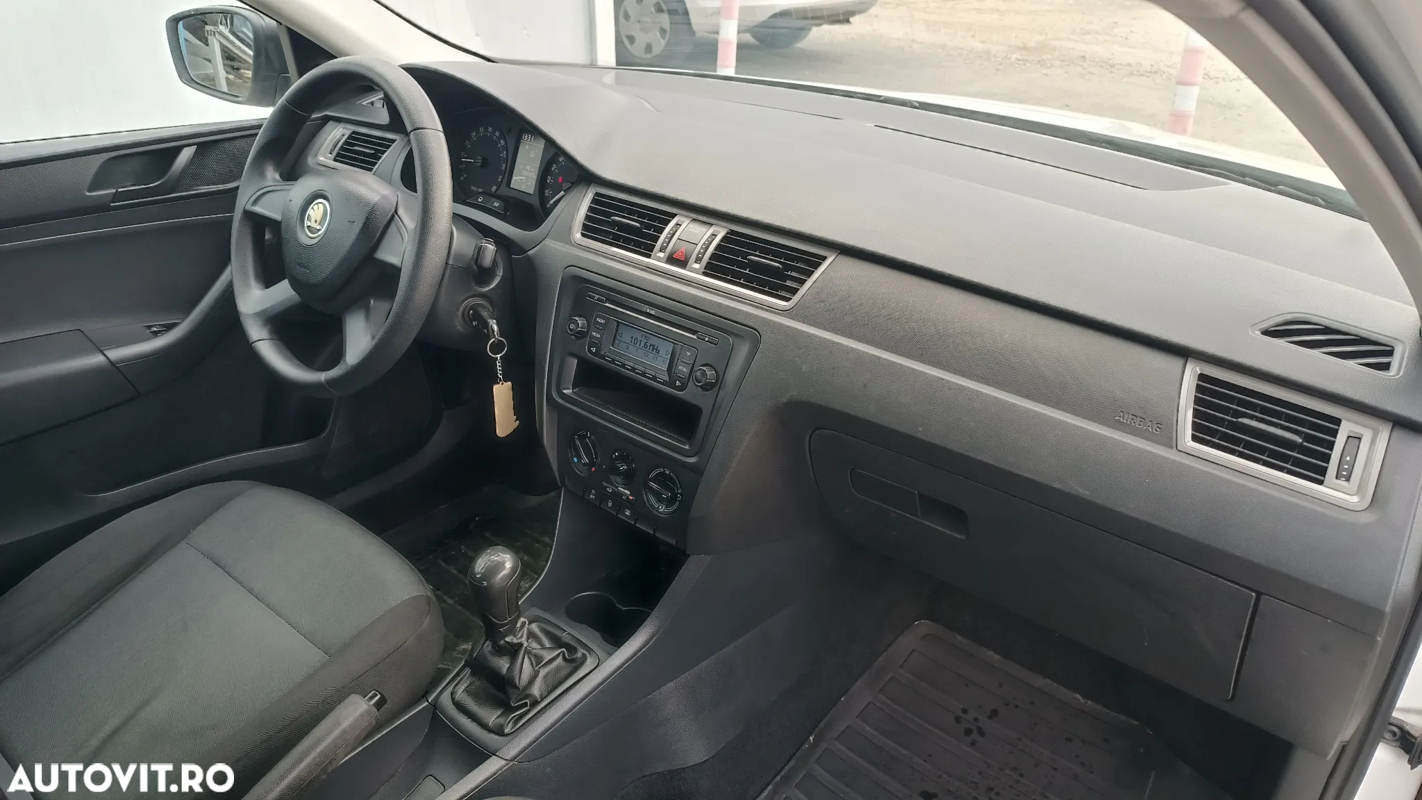 Skoda RAPID 1.6 TDI Active - 8