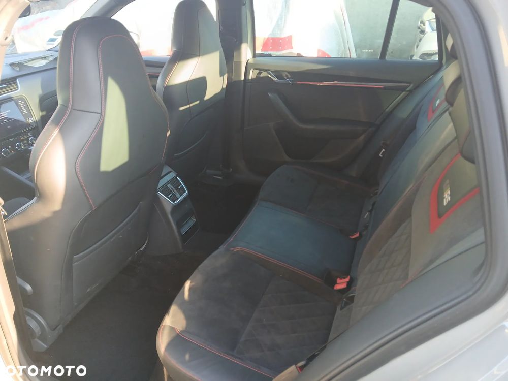 Skoda Octavia 2.0 TDI 4x4 DSG RS - 12
